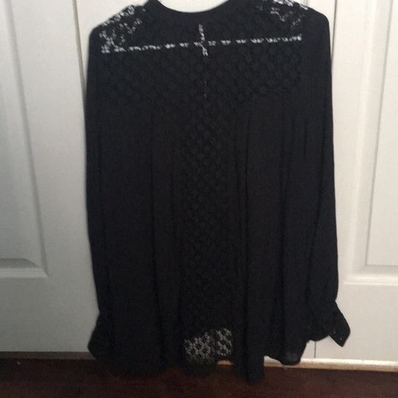 Black button down blouse - Picture 5 of 7